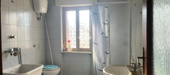 3 rooms Apartment in Pozzuoli, Italy No. 18010 12