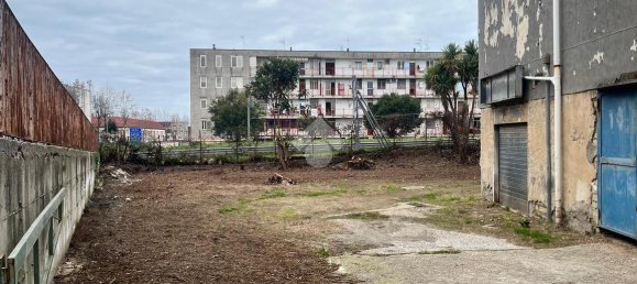 3 rooms Apartment in Pozzuoli, Italy No. 18010 4