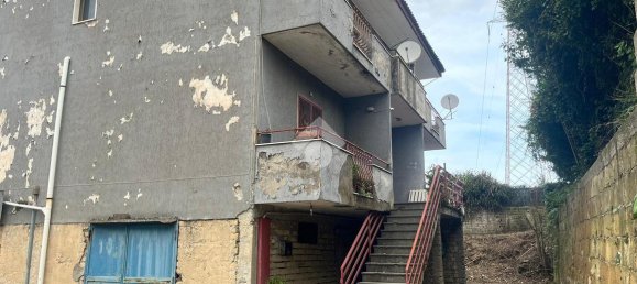 3 rooms Apartment in Pozzuoli, Italy No. 18010 24