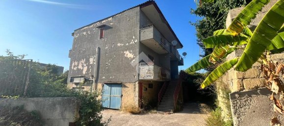 3 rooms Apartment in Pozzuoli, Italy No. 18010 3