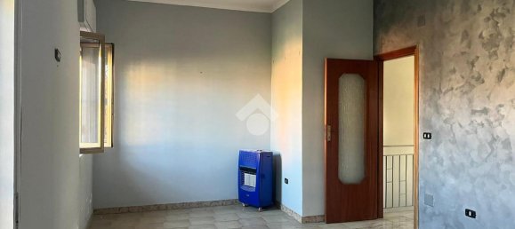 3 rooms Apartment in Pozzuoli, Italy No. 18010 16
