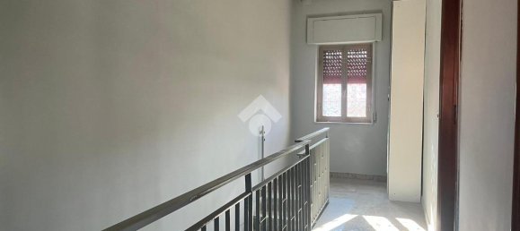 3 rooms Apartment in Pozzuoli, Italy No. 18010 13