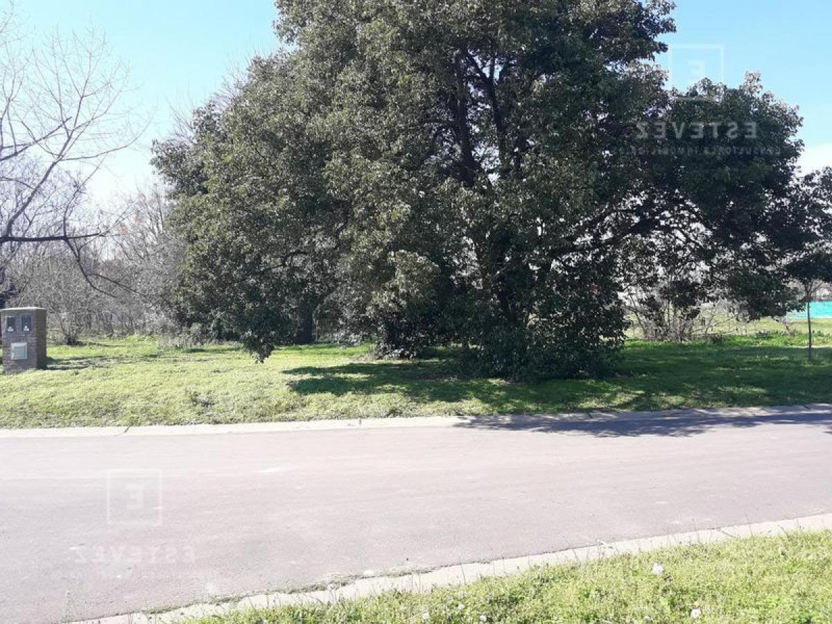  Land in Escobar, Argentina No. 120679