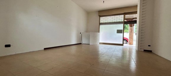 1-Zimmer Gewerbliche Immobilie in Mozzate, Italy, Nr. 138359 4