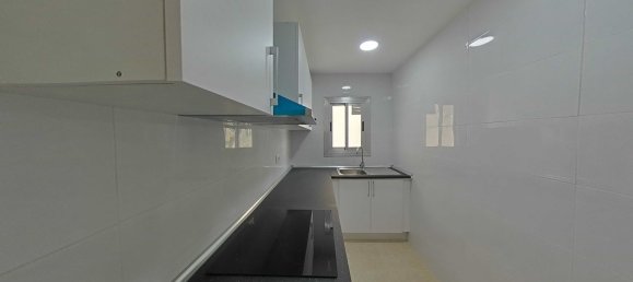 3 bedrooms Apartment in Badalona, Spain No. 160826 2