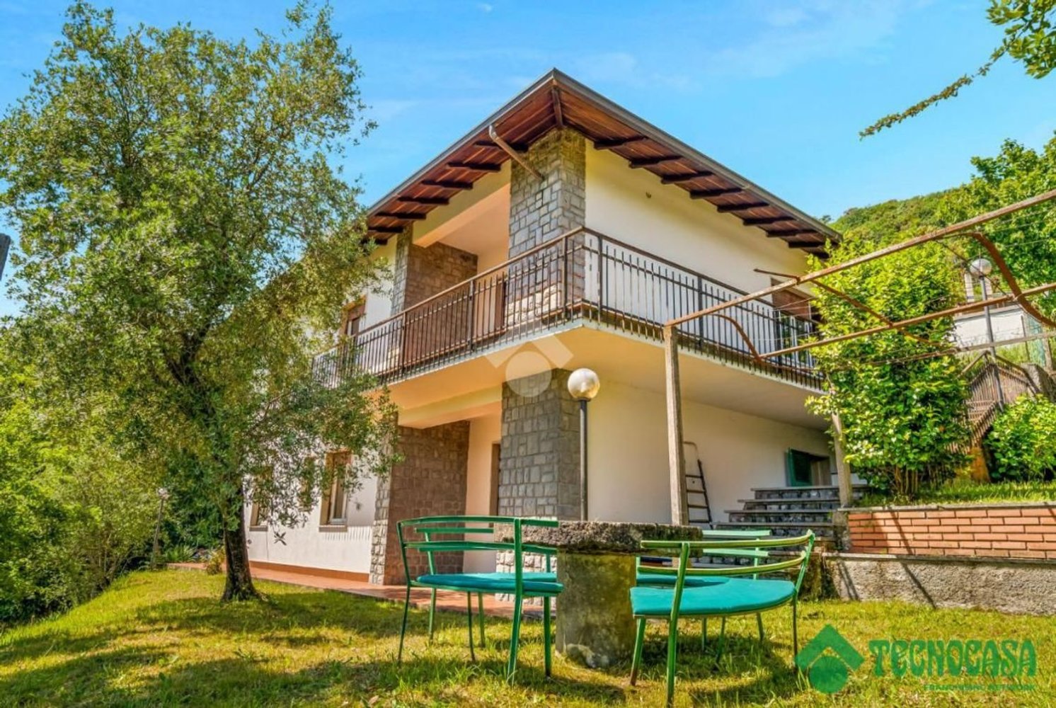 8 rooms Apartment in Podenzana, Italy No. 287544