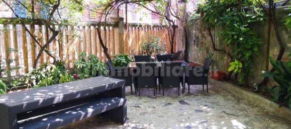 4غرفة عقار تجاري في Genoa, Italy رقم 364075 2