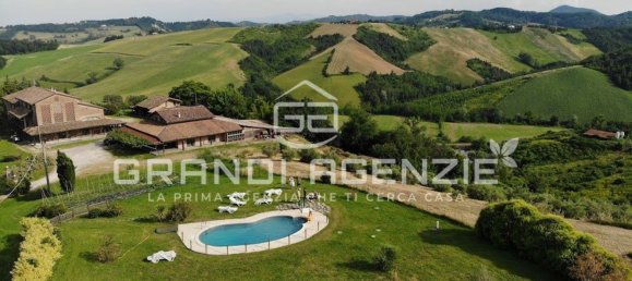 1400m² Building in Fidenza, Italy No. 308899 8