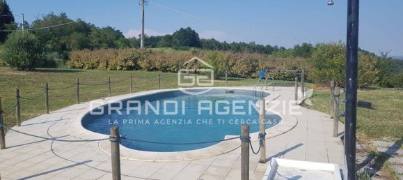 1400m² Building in Fidenza, Italy No. 308899 13