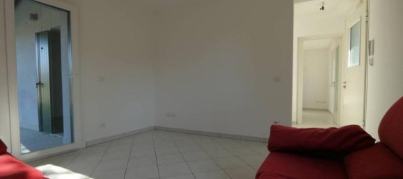 Casa de 8 habitaciónes en Udine, Italy No. 39397 25