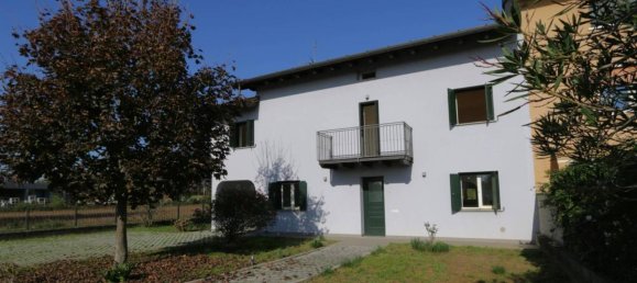 Casa de 8 habitaciónes en Udine, Italy No. 39397 13