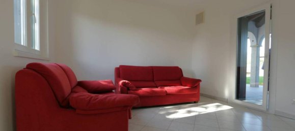 Casa de 8 habitaciónes en Udine, Italy No. 39397 24