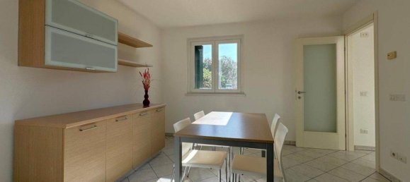 Casa de 8 habitaciónes en Udine, Italy No. 39397 22