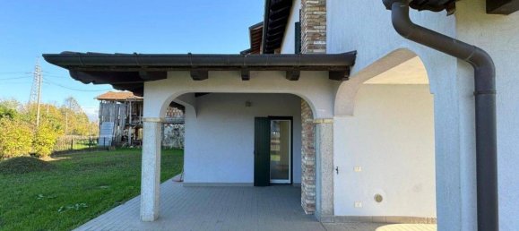 Casa de 8 habitaciónes en Udine, Italy No. 39397 15