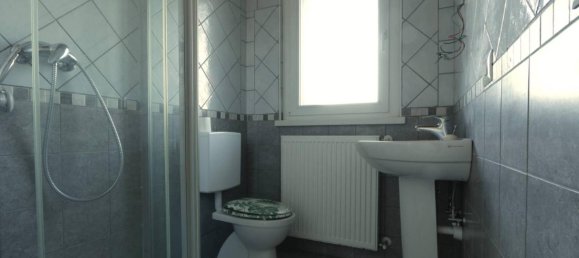 Casa de 8 habitaciónes en Udine, Italy No. 39397 3