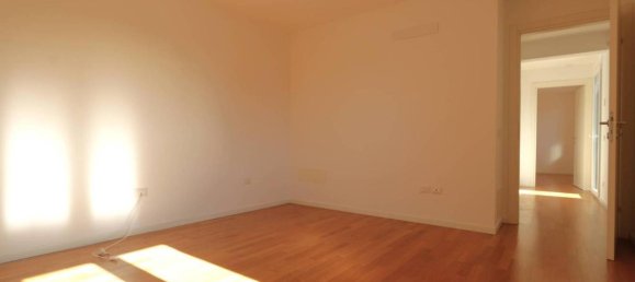 Casa de 8 habitaciónes en Udine, Italy No. 39397 6