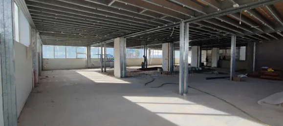 464m² Warehouse in Loures, Portugal No. 88283 11