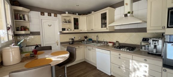 Casa de 5 dormitorios en Ecouen, France No. 178686 5