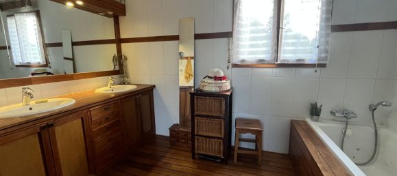 Casa de 5 dormitorios en Ecouen, France No. 178686 16