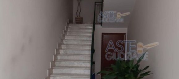 6 rooms Apartment in Fondi, Italy No. 202827 8