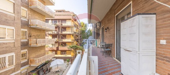 3 bedrooms Apartment in Rome, Italy No. 371516 22