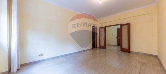 3 bedrooms Apartment in Rome, Italy No. 371516 9