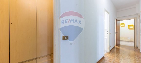 3 bedrooms Apartment in Rome, Italy No. 371516 11