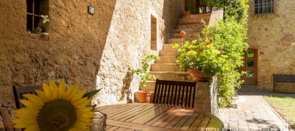 5 bedrooms Villa in Sovicille, Italy No. 225998 13