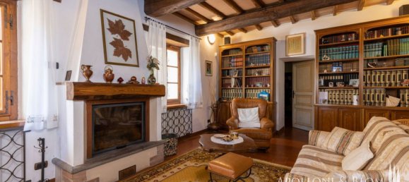 5 bedrooms Villa in Sovicille, Italy No. 225998 5