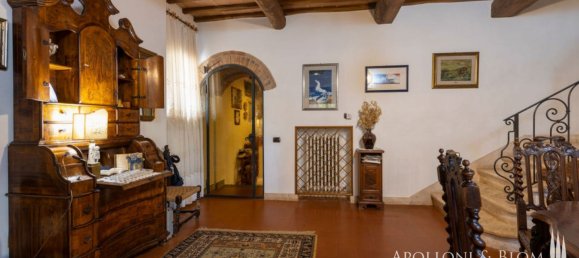 5 bedrooms Villa in Sovicille, Italy No. 225998 8