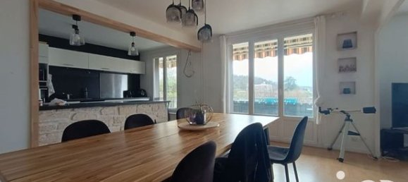 Apartamento de 3 dormitorios en Bourgoin-Jallieu, France No. 286995 2