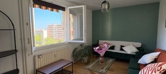 Apartamento de 3 dormitorios en Bourgoin-Jallieu, France No. 286995 5