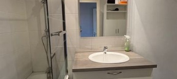 Apartamento de 3 dormitorios en Bourgoin-Jallieu, France No. 286995 8