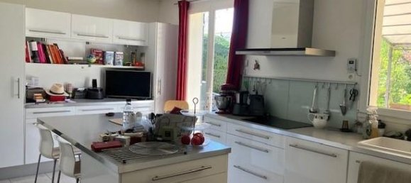 5 bedrooms Villa in Bouchemaine, France No. 285676 3