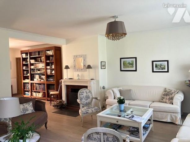 5 bedrooms Villa in Bouchemaine, France No. 285676