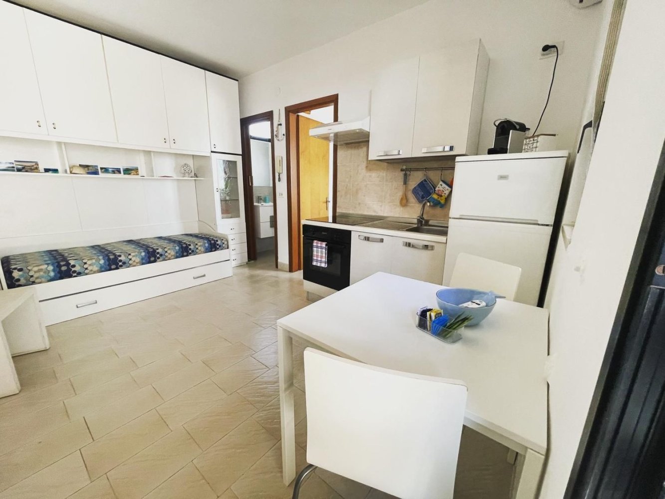 Apartamento de 2 habitaciónes en Monopoli, Italy No. 283807