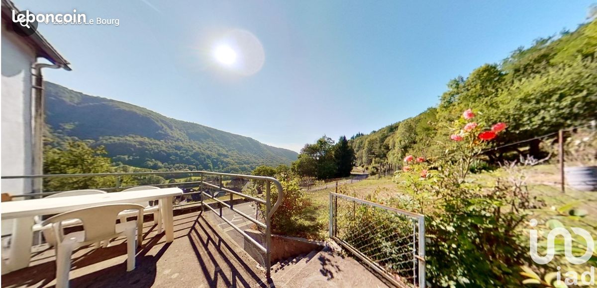 Casa de 9 divisões em Saint-Vincent-de-Salers, France N.º 201421