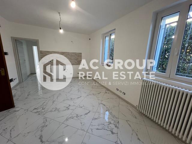 3غرفة شقة في Rovello Porro, Italy رقم 135077