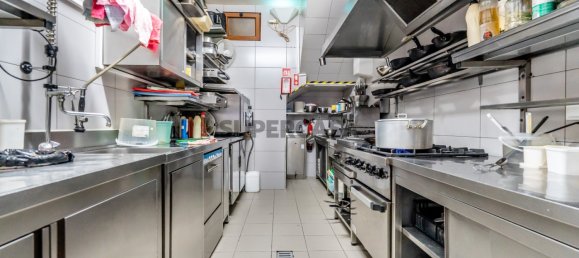 Коммерческая недвижимость 198м² в Алвор, Португалия № 162692 7