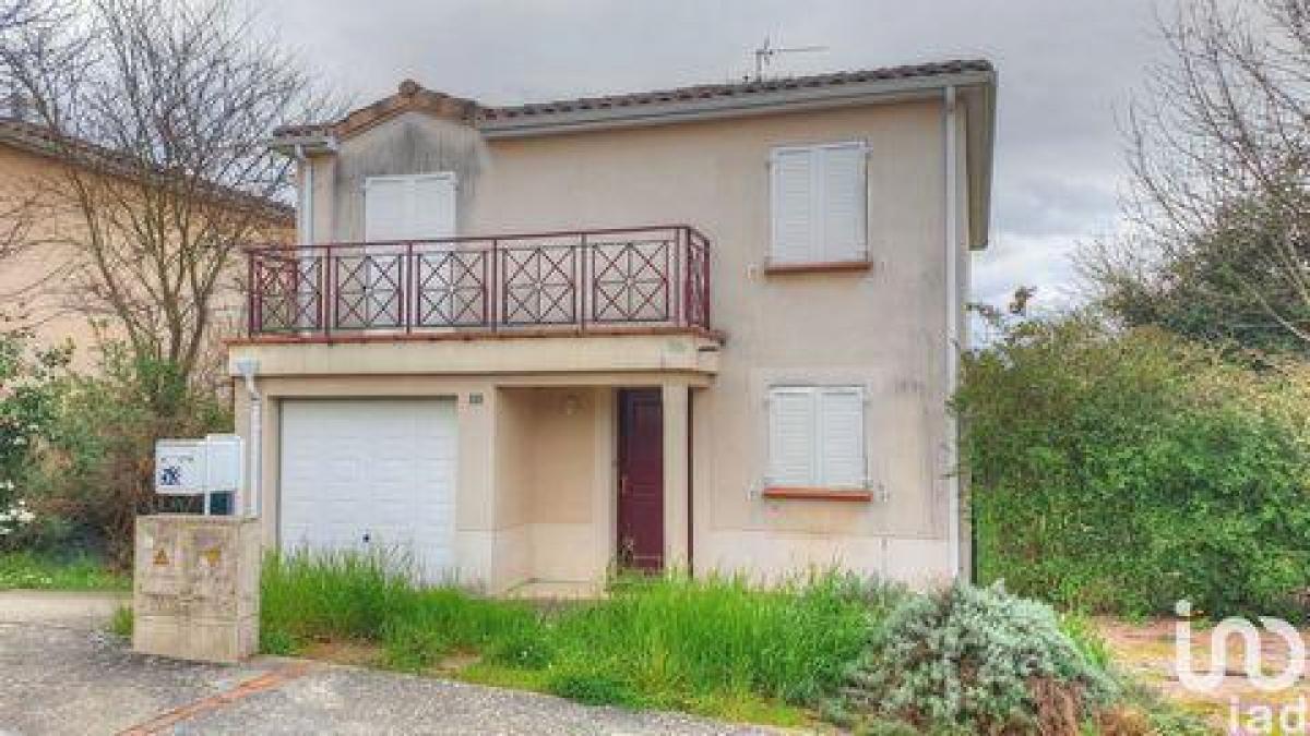Casa de 4 dormitorios en Montauban, France No. 30170