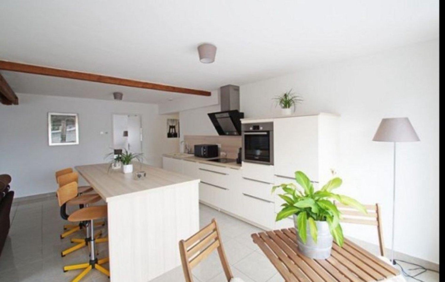 Apartamento de 5 divisões em Saarbrucken, Germany N.º 235100