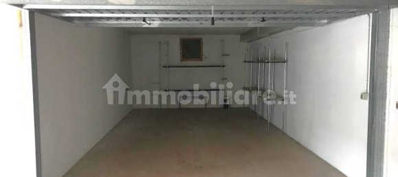 32m² Garage in Medicina, Italy No. 294203 2