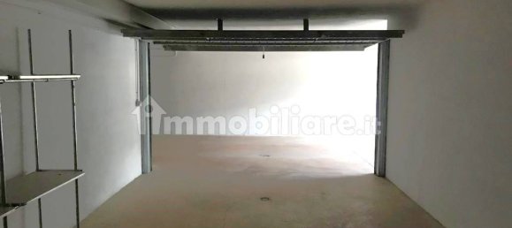 32m² Garage in Medicina, Italy No. 294203 3