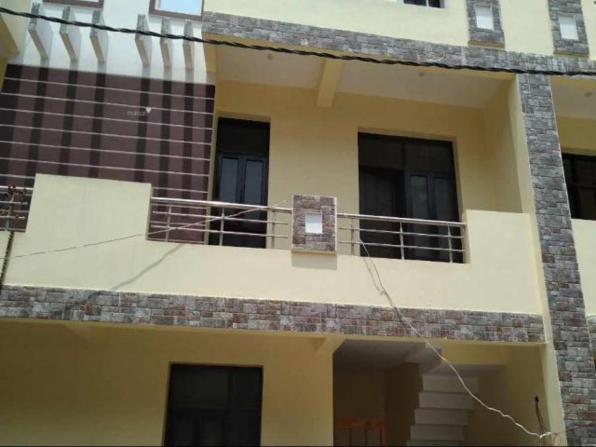 2 bedrooms House in Lucknow, India No. 22908