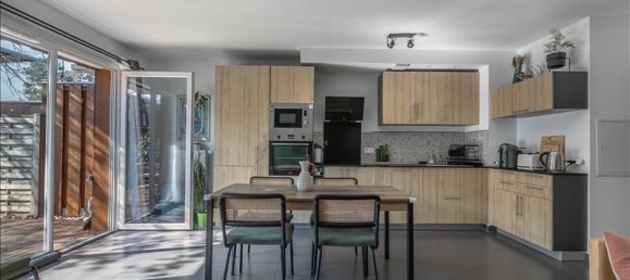 3 bedrooms House in Saint-Jean-d'Illac, France No. 291890 6