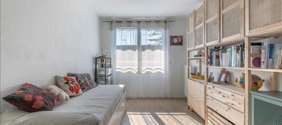 3 bedrooms House in Saint-Jean-d'Illac, France No. 291890 5