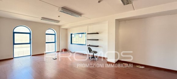1800m² Warehouse in Selargius, Italy No. 363696 8