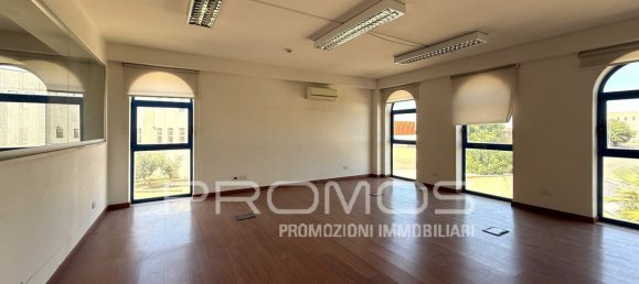 1800m² Warehouse in Selargius, Italy No. 363696 11