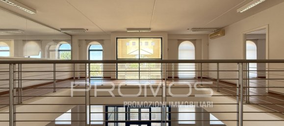 1800m² Warehouse in Selargius, Italy No. 363696 9