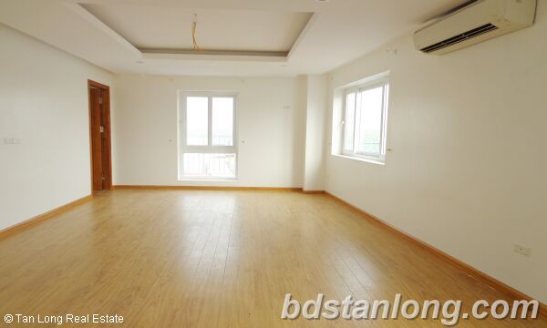 3 bedrooms Apartment in Hoan Kiem, Vietnam No. 6824